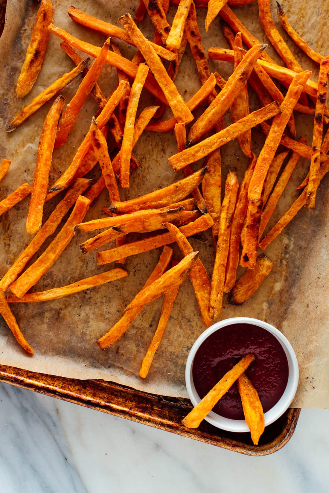 Achieve Crispy Oven-Baked Sweet Potato Fries Without the Guilt